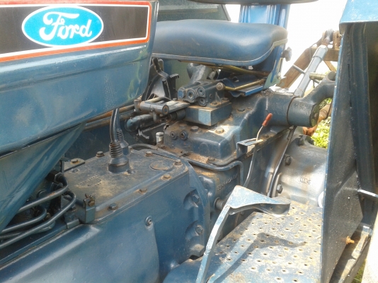 รถไถ FORD 6610ตัวแท้ ตัวสุดท้าย เสื้อลาย รถสวย อุปกรณ์2ชิ้น พร้อมใช้งาน เอกสารเล่มทะเบียน 087-2976734