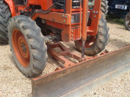 KOBOTA M5000 2เพลา พร้อมใช้งาน รถสวย เครื่องดี เอกสารเล่มทะเบียน อุปกรณ์2ชิ้น ราคาคุยได้ 087-2976734