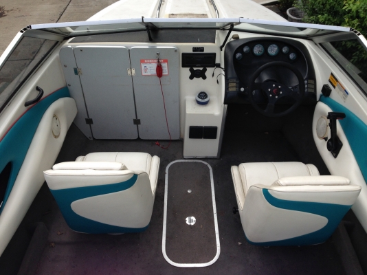 ขายเรือสปีดโบ้ท BAYLINER ขายเรือสปีดโบ้ท BAYLINER