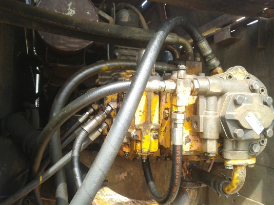 KOMATSU PC200-3 เครื่องดี ปั๊มแรง รถพร้อมใช้ ช่วงล่างใช้ได้ ราคาคุยได้ 087-2976734