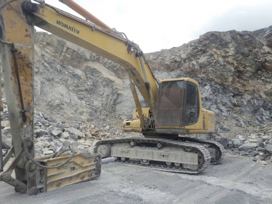 ขายด่วนแบคโฮKOMAT PC200-6สภาพพร้อมใช้งาน เครื่องเดิมแอร์เย็นไฟฟ้าเต็มโทร0843923995