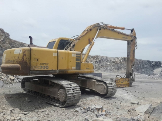 ขายด่วนแบคโฮKOMAT PC200-6สภาพพร้อมใช้งาน เครื่องเดิมแอร์เย็นไฟฟ้าเต็มโทร0843923995