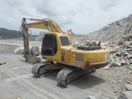 ขายด่วนแบคโฮKOMAT PC200-6สภาพพร้อมใช้งาน เครื่องเดิมแอร์เย็นไฟฟ้าเต็มโทร0843923995