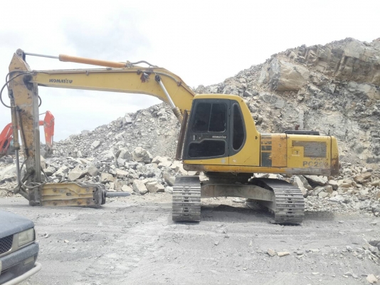 ขายด่วนแบคโฮKOMAT PC200-6สภาพพร้อมใช้งาน เครื่องเดิมแอร์เย็นไฟฟ้าเต็มโทร0843923995