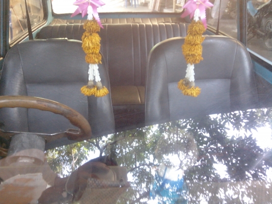 Datsun B10 2ประตู รถเล็กน่ารัก ทะเบียนโอน ต้องการขายเพราะต้องการเงินจ่ายค่าเทรมครับ