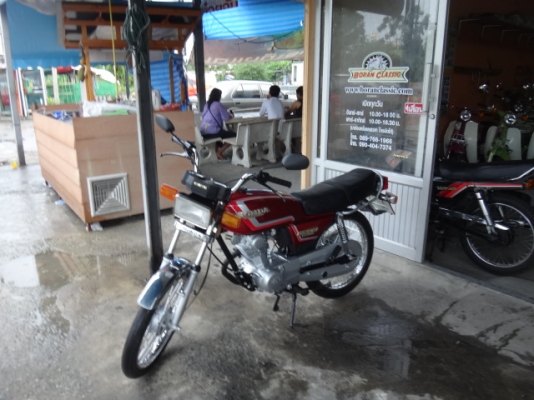 ขายGL100สีแดงเดิมๆสวยๆสภาพนางฟ้ามีทะเบียนโอนได้(ร้านโบราณคลาสสิคเจ้าเก่า)กทมไลท์บางแค