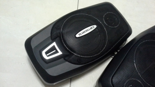 ลำโพงกล่อง Pioneer แบบ 2 แชแนล 60W เสียงกลางเสียงแหลมในกล่องเดียว