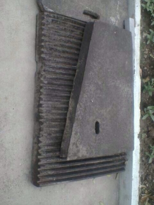 ขายฟันปากโม่ของวีเหลี่ยม40*8นิ้ว17000บาท ,แผ่นยันฟัน42*30นิ้ว20000บาท (เก่าเก็บ)