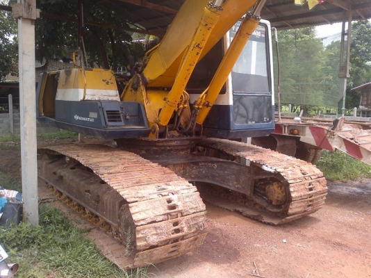 ขายด่วน  รถแบคโฮ  KOMATSU   200  รุ่น 5  พร้อมใช้งาน  สภาพดี