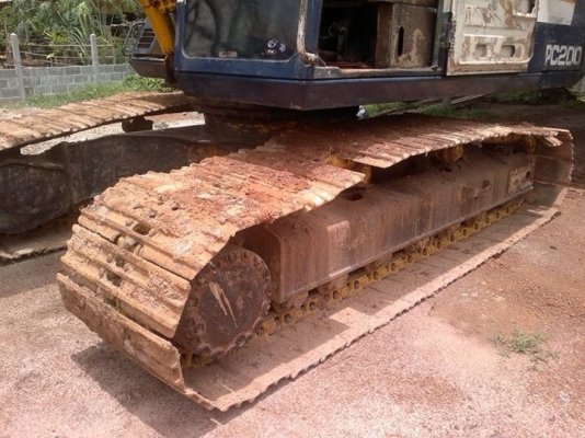 ขายด่วน  รถแบคโฮ  KOMATSU   200  รุ่น 5  พร้อมใช้งาน  สภาพดี