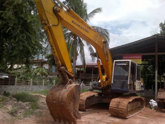 ขายด่วน  รถแบคโฮ  KOMATSU   200  รุ่น 5  พร้อมใช้งาน  สภาพดี