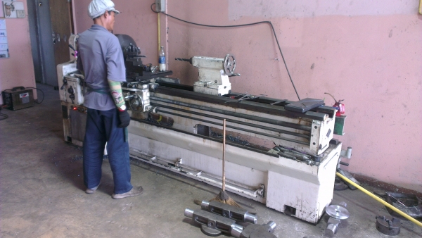 Sell> ขายแท่นกลึงมือสอง Yam Taiwan 10 ฟุต 3 เพลา มีเบลค เครื่องพร้อมใช้งาน อุปกรณ์ครบ หน้าแท่นสวย ราคาโดนใจ นครปฐมครับ Sell> ขายแท่นกลึงมือสอง Yam Taiwan 10 ฟุต 3 เพลา มีเบลค เครื่องพร้อมใช้งาน อุปกรณ์ครบ หน้าแท่นสวย ราคาโดนใจ นครปฐมครับ