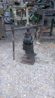 Sell> ขายปั้มคอม้า/ปั้มเขาควายมือสอง เบอร์ 4 มี 2 ตัว เก่าเก็บ สภาพเหมือนใหม่ครับ กำแพงแสน นครปฐม