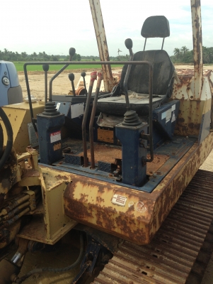 ขายรถแบคโฮ KOMATSU รุ่น PC40-5 ขายรถแบคโฮ KOMATSU รุ่น PC40-5