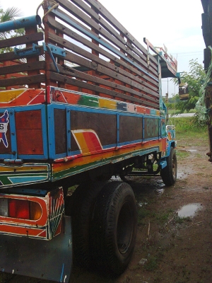 ต้องการขายรถอีแต๋น