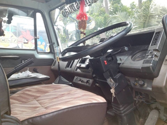 รถบรรทุก 6 ล้อ