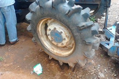 ***ขายแล้วครับขอบคุณ Truck2hand ขายรถไถ2เพลา FORD 6610เสื้อลาย เครื่องเดิมปั้มเดิมแน่นดี แรงดี สตาร์ทติดง่าย ปั้มดี เกียร์ดี ไม่หลุด คานหน้า คาราโร่ สภาพดี ระบบไฮฯครบ ระบบดี ยกหางไม่มียุบ ยางดี4เส้น พร้อมอุปกรณ์3ชิ้น ใบดัน หาง4 หาง6สภาพดีไม่ผุ สีสันดี ยาง