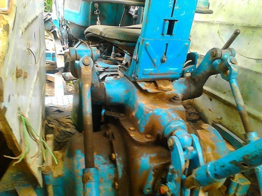 ***ขายแล้วครับขอบคุณ Truck2hand ขายรถไถ2เพลา FORD 6610เสื้อลาย เครื่องเดิมปั้มเดิมแน่นดี แรงดี สตาร์ทติดง่าย ปั้มดี เกียร์ดี ไม่หลุด คานหน้า คาราโร่ สภาพดี ระบบไฮฯครบ ระบบดี ยกหางไม่มียุบ ยางดี4เส้น พร้อมอุปกรณ์3ชิ้น ใบดัน หาง4 หาง6สภาพดีไม่ผุ สีสันดี ยาง