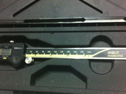 เวอร์เนียดิจิตอล mitutoyo 6 นิ้ว วัดงานได้ละเอียด 0.01 วัดกว้าง ยาว ลึก นอก-ใน จากญี่ปุ่นแท้(มี 8 อัน เวอร์เนียดิจิตอล mitutoyo 6 นิ้ว วัดงานได้ละเอียด 0.01 วัดกว้าง ยาว ลึก นอก-ใน จากญี่ปุ่นแท้(มี 8 อัน