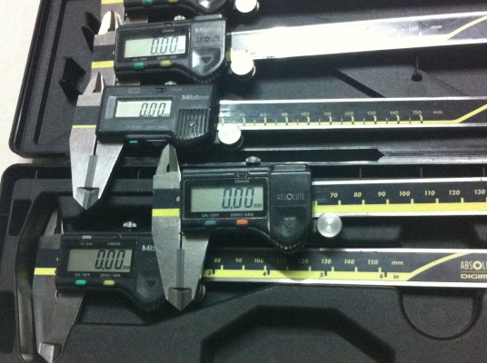 เวอร์เนียดิจิตอล mitutoyo 6 นิ้ว วัดงานได้ละเอียด 0.01 วัดกว้าง ยาว ลึก นอก-ใน จากญี่ปุ่นแท้(มี 8 อัน เวอร์เนียดิจิตอล mitutoyo 6 นิ้ว วัดงานได้ละเอียด 0.01 วัดกว้าง ยาว ลึก นอก-ใน จากญี่ปุ่นแท้(มี 8 อัน