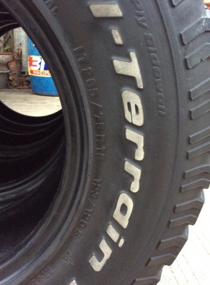 ขายยาง BF ALLTERRAIN 265-75-16 ปี11 สวยๆถูกๆครับ ขายยาง BF ALLTERRAIN 265-75-16 ปี11 สวยๆถูกๆครับ