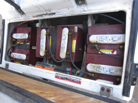 ขาย รถกลอฟ์ไฟฟ้านั่งขับ 2  ที่นั่ง CLUBCAR มือสองญี่ปุ่น