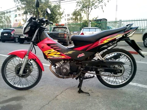 ขายด่วน SONIC ปี 48 สตาร์ทมือ ตัวใหม่แท้ๆเดิมทั้งคัน สวยๆ ราคา 25,500 บาทเท่านั้น รับรองคุ้มค่า เอกสารชุดโอนครบ ภาษีไม่ขาด