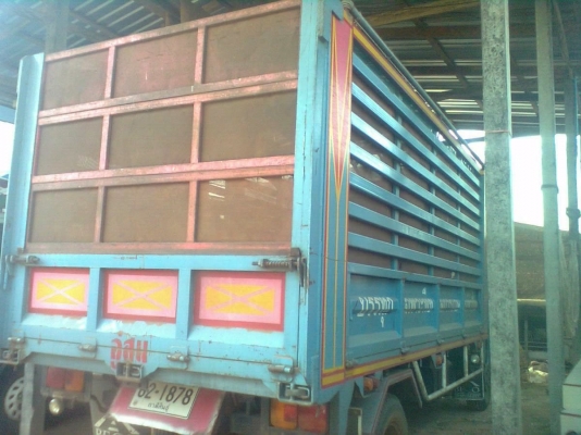 ISUZU NPR 125 HP 4BG1 หกล้อดั๊มพ์ กระบะดั๊มพ์เหล็กคอกสูงเกษตร 4 ตันยิงหน้ายาว 4.50 เมตรสภาพอย่างสวย เครื่องแห้งแรงดีมากไม่มีเยิ้มเลย ภายในเก๋งคอนโซลสวย เกียร์สั้น แอร์เย็น พวงมาลัยเพาเวอร์ ช่วงล่างเดิมคัชซีสวยไม่มีดาม ยางสภาพดีพร้อมใช้งาน เอกสารทะเบียนภาษ