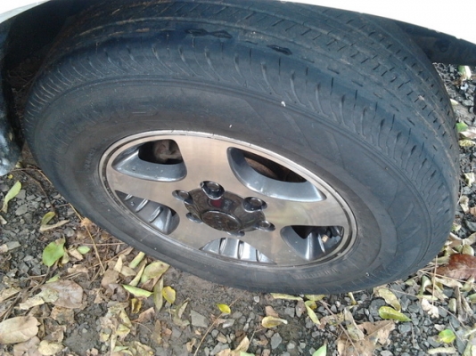 ISUZU TFR มังกรทอง SPACE CAB SL 2.5 MT ปี 35 เครื่องดีมากไม่มีเยิ้ม ภายในเก๋งสะอาดสวย แอร์เย็นจัด พวงมาลัยเพาเวอร์ กระบะไม่มีที่ผุ ปูพื้นยางด้วยแม็กลายเนอร์ ช่วงล่างคัชซีไม่ผุ ยางสภาพดี 4 เส้นประมาณ 60\% พร้อมใช้งาน เอกสารทะเบียนภาษีครบไม่มีขาดพร้อมโอน ราค