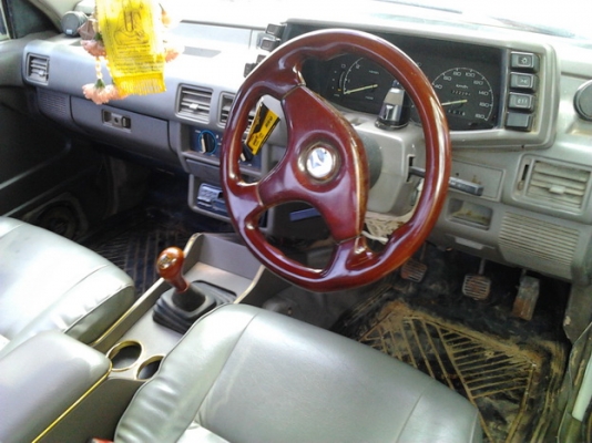 ISUZU TFR มังกรทอง SPACE CAB SL 2.5 MT ปี 35 เครื่องดีมากไม่มีเยิ้ม ภายในเก๋งสะอาดสวย แอร์เย็นจัด พวงมาลัยเพาเวอร์ กระบะไม่มีที่ผุ ปูพื้นยางด้วยแม็กลายเนอร์ ช่วงล่างคัชซีไม่ผุ ยางสภาพดี 4 เส้นประมาณ 60\% พร้อมใช้งาน เอกสารทะเบียนภาษีครบไม่มีขาดพร้อมโอน ราค