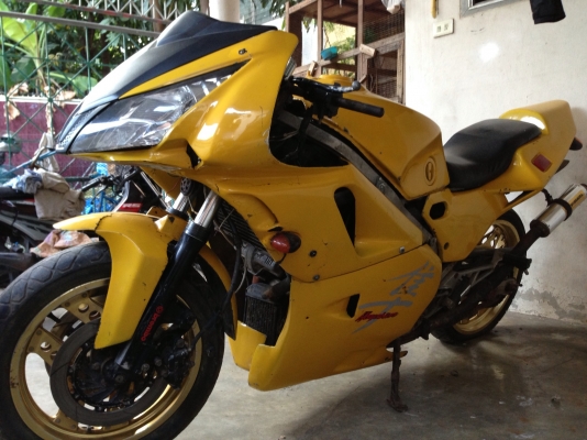 ลดราคาคับล้มโปรเจ็กขายด่วนvfr750 มีอินวอยตามสภาพไม่ติดคับอะไหล่ครบเ อาไปปั่นได้คับ