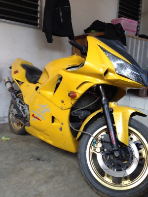 ลดราคาคับล้มโปรเจ็กขายด่วนvfr750 มีอินวอยตามสภาพไม่ติดคับอะไหล่ครบเ อาไปปั่นได้คับ