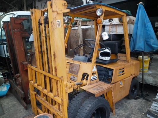 ขายรถยก komatsu fd 2.5 ตัน