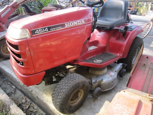 ขาย รถตัดหญ้านั่งขับ HONDA รุ่น 4514 มือสองญี่ปุ่น ขาย รถตัดหญ้านั่งขับ HONDA รุ่น 4514 มือสองญี่ปุ่น