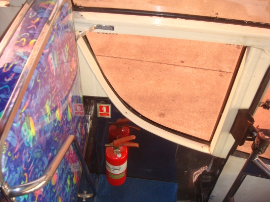 ด่วน.....ลดราคาพิเศษกระหนำ ขายด่วน--รถบัส6ล้อ