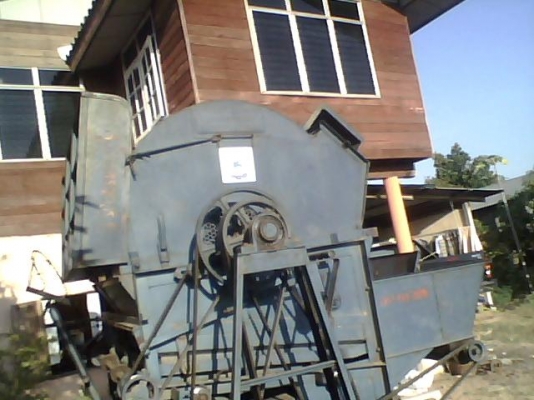 ขายด่วนเครื่องนวดข้าว6ฟุตเกษตรพัฒนาจ้าวช้างไวไฟ0847944751