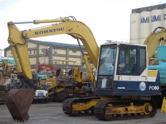 รถขุดดิน PC60-6 สภาพสวย รถเก่านอก ไม่เคยใช้งานในไทย โทร.081-373-0559 รถขุดดิน PC60-6 สภาพสวย รถเก่านอก ไม่เคยใช้งานในไทย โทร.081-373-0559