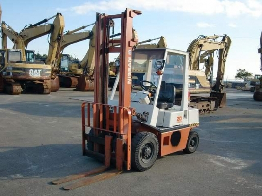 ขายฟอร์คลิฟต์ NISSAN PH02  2 TON  เกียร์ MT  เสายกสูง 4 เมตร น้ำหนักรถ 3450 KG สภาพเดิมแท้จากญี่ปุ่น   สีเดิมและตัวถังสภาพเดิมจากญี่ปุ่น