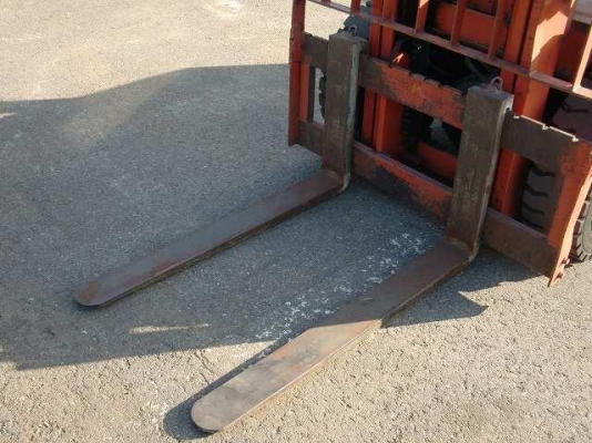 ขายฟอร์คลิฟต์ NISSAN RGH02   3 TON  เกียร์ AT  ขอบคุณมากครับ พี่วีรยุทธ