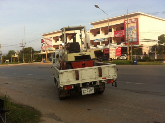 ขายฟอร์คลิฟต์ NISSAN RGH02   3 TON  เกียร์ AT  ขอบคุณมากครับ พี่วีรยุทธ