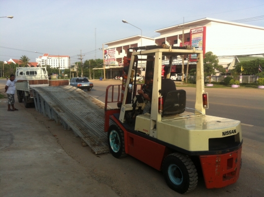 ขายฟอร์คลิฟต์ NISSAN RGH02   3 TON  เกียร์ AT  ขอบคุณมากครับ พี่วีรยุทธ