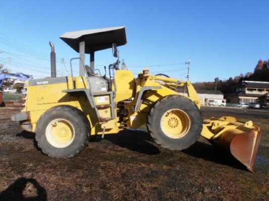 รถตักล้อยาง  WA100-3  สภาพสวย  รถเก่านอก ยังไม่เคยใช้งานในไทย  โทร.081-373-0559