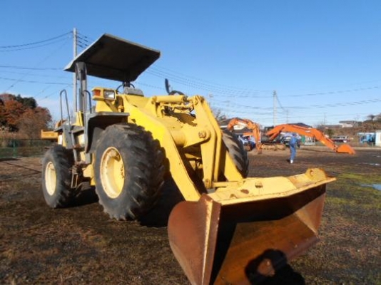 รถตักล้อยาง  WA100-3  สภาพสวย  รถเก่านอก ยังไม่เคยใช้งานในไทย  โทร.081-373-0559