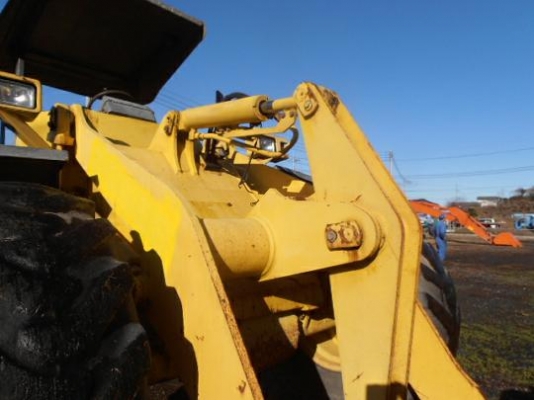 รถตักล้อยาง  WA100-3  สภาพสวย  รถเก่านอก ยังไม่เคยใช้งานในไทย  โทร.081-373-0559