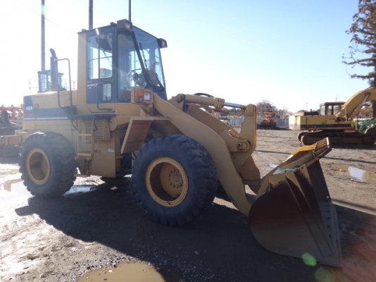 รถตักล้อยาง  WA200-1 สภาพสวย  รถเก่านอก  ไม่เคยใช้งานในไทย  โทร.081-373-0559