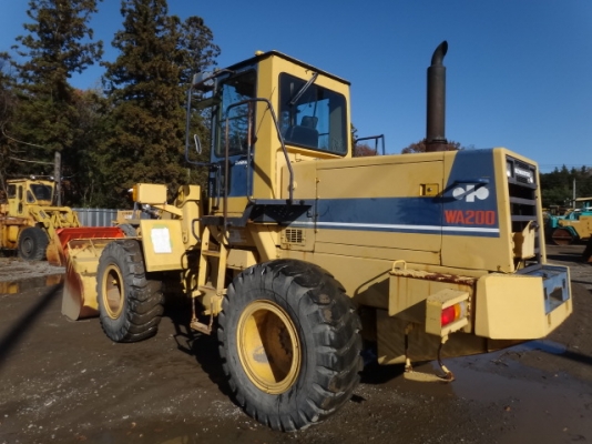 รถตักล้อยาง  WA200-1 สภาพสวย  รถเก่านอก  ไม่เคยใช้งานในไทย  โทร.081-373-0559