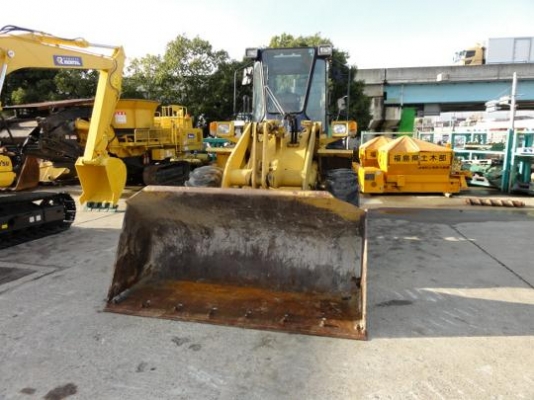 รถตักล้อยาง  WA200-1 สภาพสวย  รถเก่าจากนอก  ไม่เคยใช้งานในไทย  โทร.081-373-0559