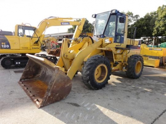 รถตักล้อยาง  WA200-1 สภาพสวย  รถเก่าจากนอก  ไม่เคยใช้งานในไทย  โทร.081-373-0559