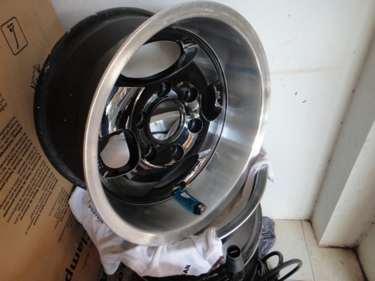 ขายล้อแม็กออฟลึก ยี่ห้อ ENKEI ขนาด 15 นิ้ว 6 รู 139.7 et-15 กว้าง 7.5 นิ้ว ขายล้อแม็กออฟลึก ยี่ห้อ ENKEI ขนาด 15 นิ้ว 6 รู 139.7 et-15 กว้าง 7.5 นิ้ว