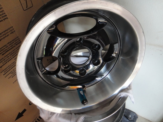 ขายล้อแม็กออฟลึก ยี่ห้อ ENKEI ขนาด 15 นิ้ว 6 รู 139.7 et-15 กว้าง 7.5 นิ้ว ขายล้อแม็กออฟลึก ยี่ห้อ ENKEI ขนาด 15 นิ้ว 6 รู 139.7 et-15 กว้าง 7.5 นิ้ว